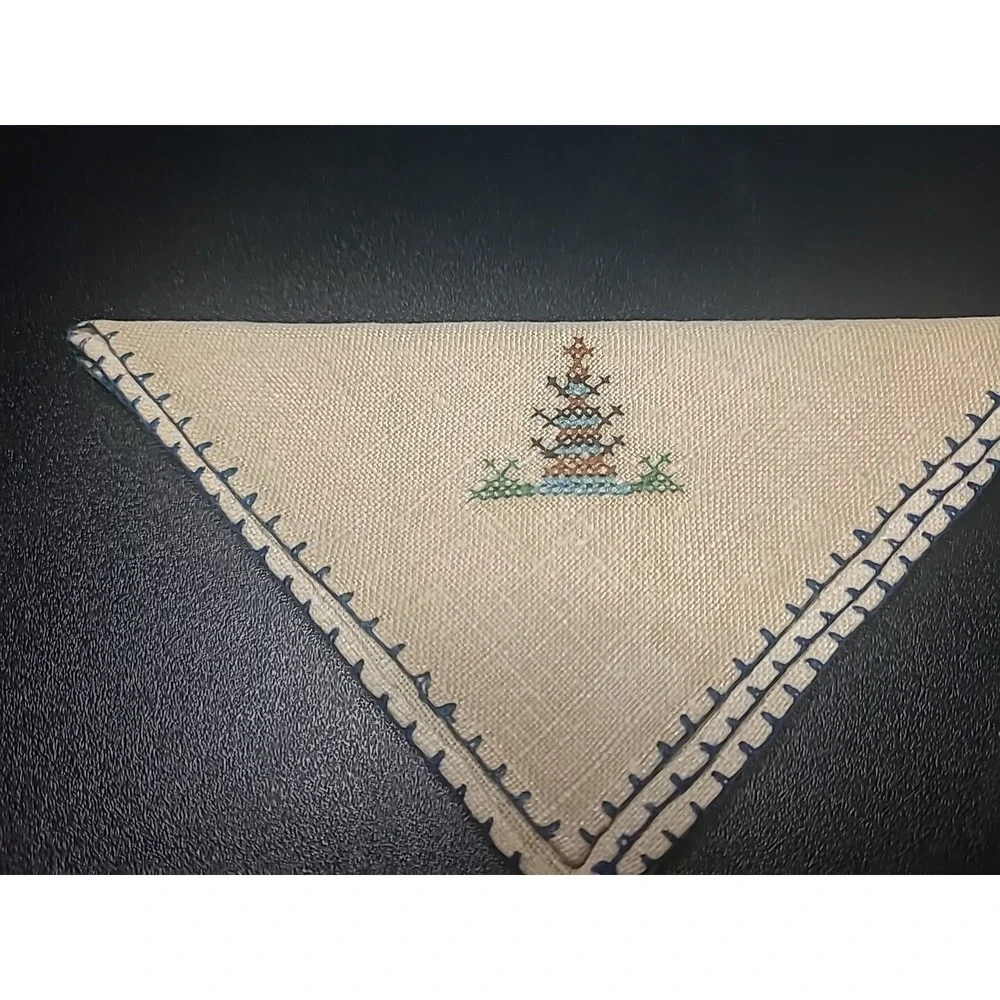 Vintage Embroidered Linen Handkerchief Set‎ Of 2 New